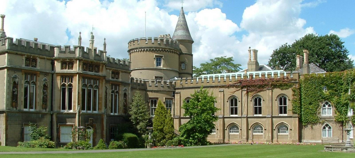达尔豪斯大学