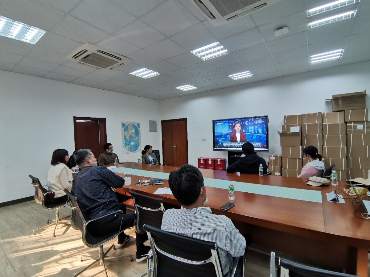 支部同志观看视频