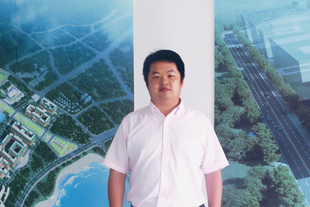 龚骏教授