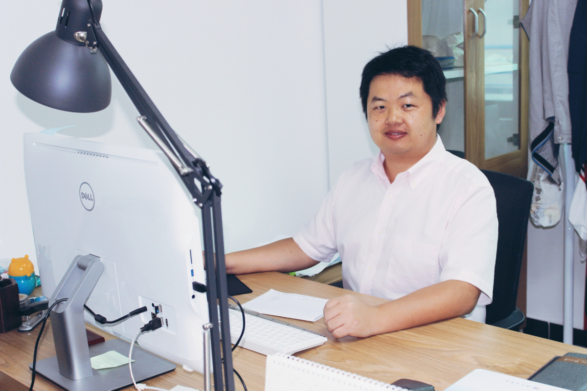 龚骏教授